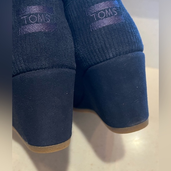 TOMS Desert Wedge Lace Up Booties, dark blue 9.5 Like new. - Picture 13 of 16